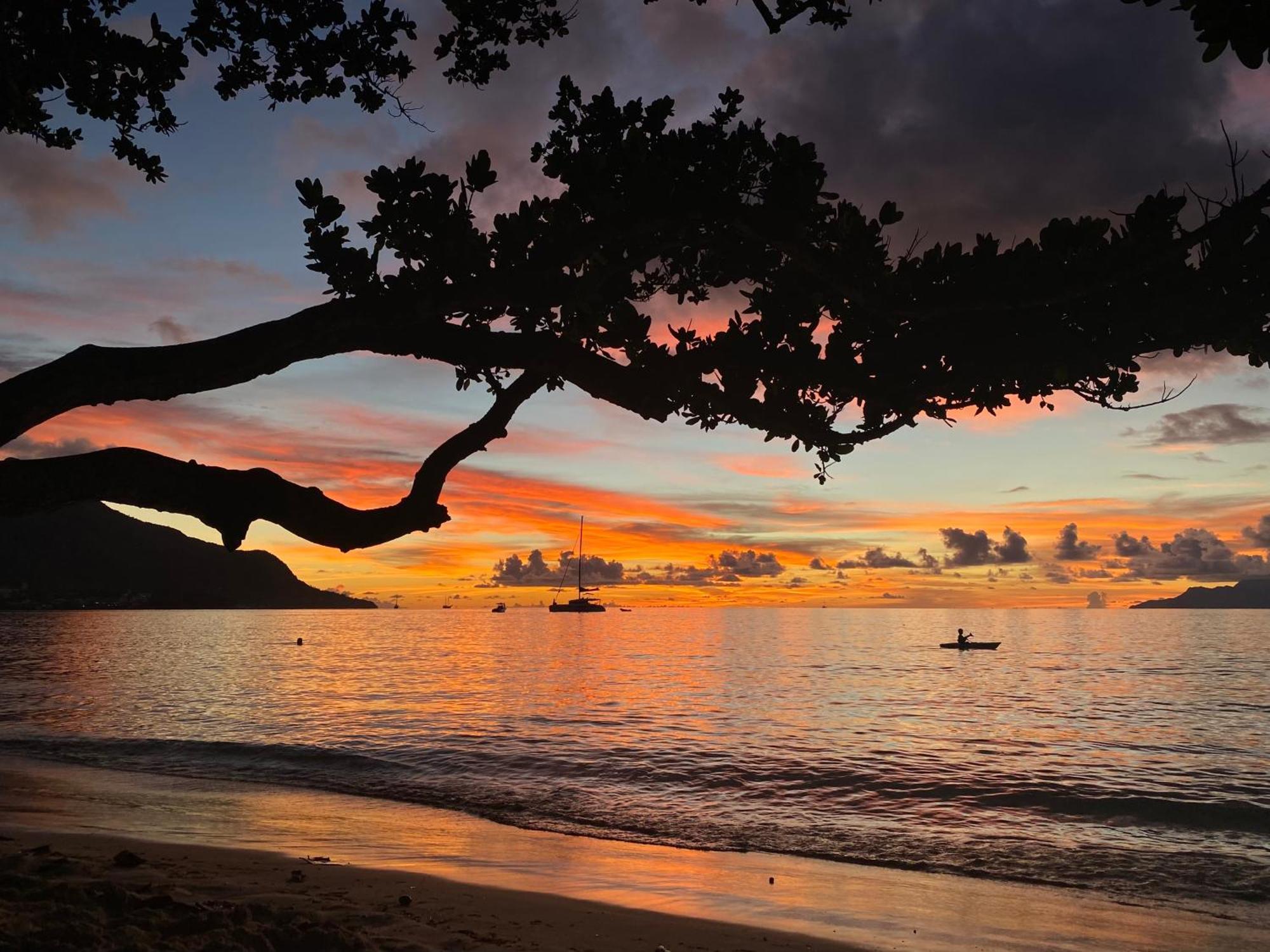 Bord Mer Villa Beau Vallon  Bagian luar foto